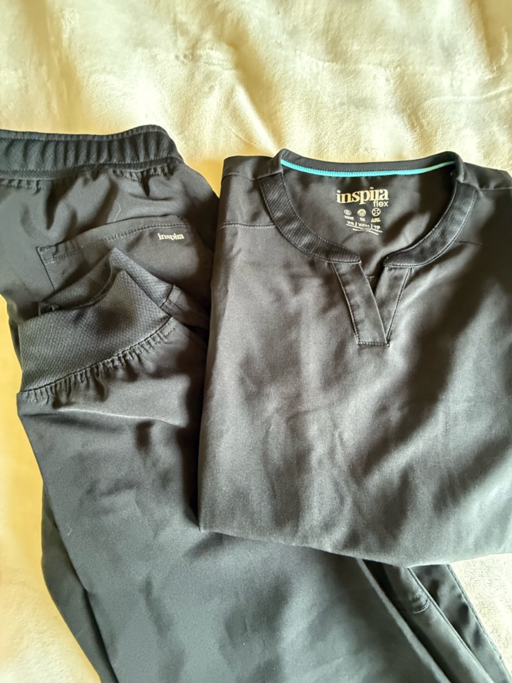 Inspira Flex Black Scrub Set